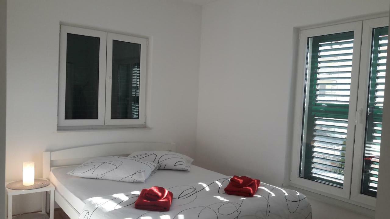 Apartment Anakatarina Трогір Екстер'єр фото